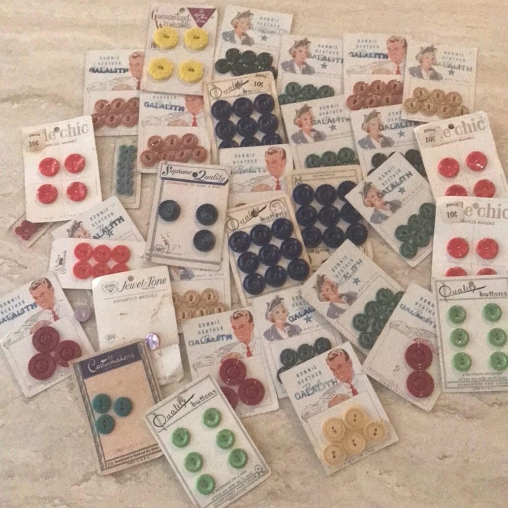 • Large Lot Of Vintage Buttons •